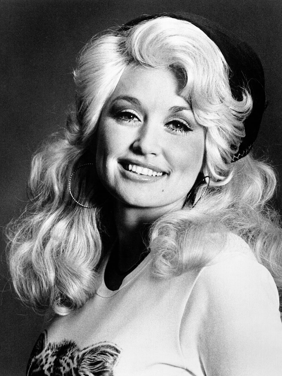 Dolly Parton in a second RCA Records publicity portrait